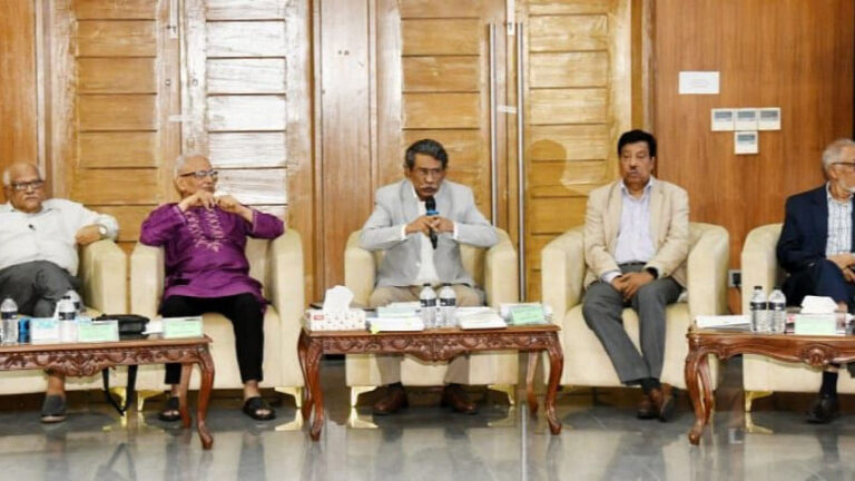 7月の憲章：委員会が実施について締約国と会合