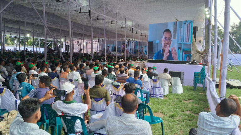 陰謀を阻止するために警戒を怠らない