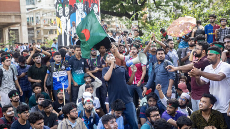 カリキュラムの近代化とより多くの機会の必要性を訴える