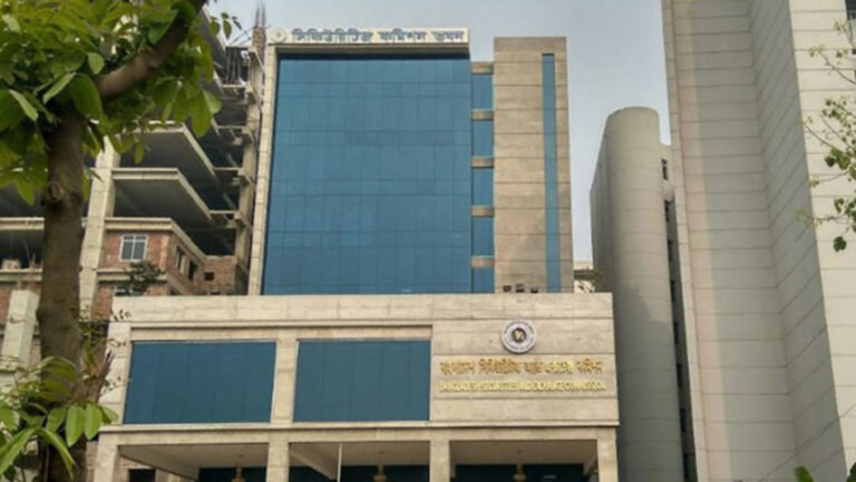 BSEC、Facebook上の株式詐欺について投資家に警告