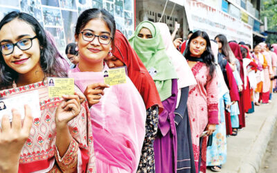 ドゥクスの世論調査、大勢の参加者と祝賀ムードで盛り上がる