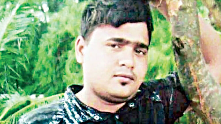 「私たちはまだ恐怖の中で暮らしている」