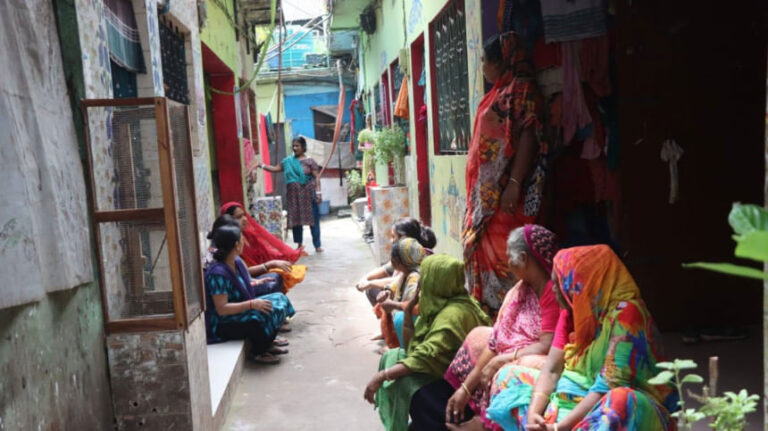 バリシャルのハリジャンたちは立ち退きの恐怖に襲われている