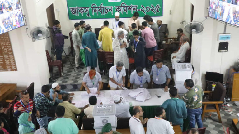 JUジャティヤタバディ・シコック・フォーラム、Jucsuの世論調査を「茶番」と発言