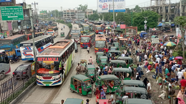 交通渋滞がトリシャルを悩ませる