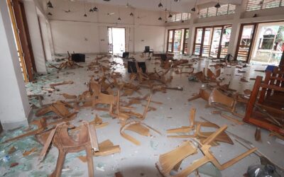 騒乱のバンガが静まる中、襲撃者はウパジラ・パリシャドのほぼすべての部屋を破壊した。