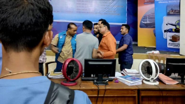 「賄賂の現行犯で逮捕」：ACCがCTG税関職員を拘束