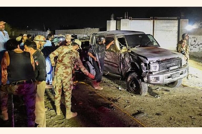 パキスタンで爆発、11人死亡
