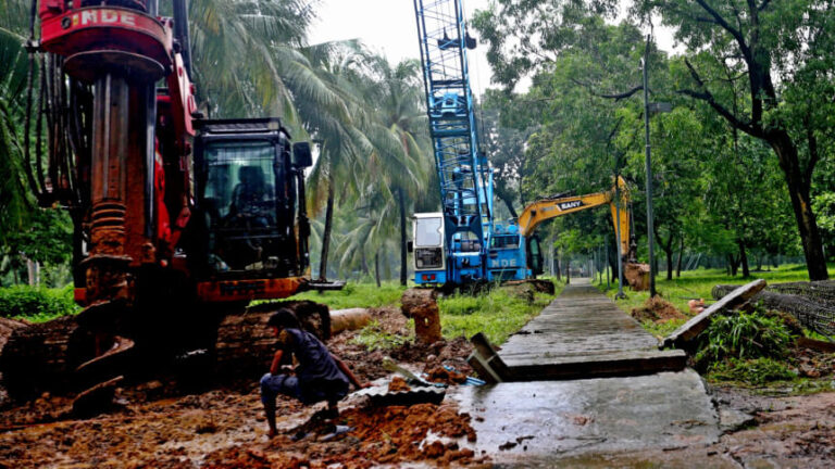 オスマニ・ウディアン店は閉店のまま