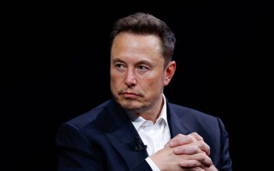 イーロン・マスク氏、世界初の兆万長者になる途中にいる：報道