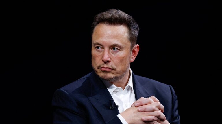 イーロン・マスク氏、世界初の兆万長者になる途中にいる：報道