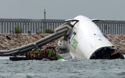 空港職員2人が死亡