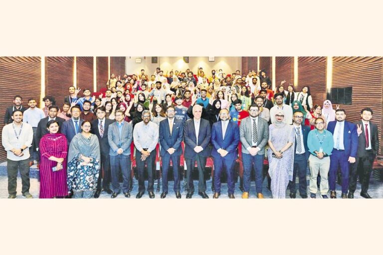 ダッカ銀行がIUB学生向けキャリアカウンセリングプログラムを開催