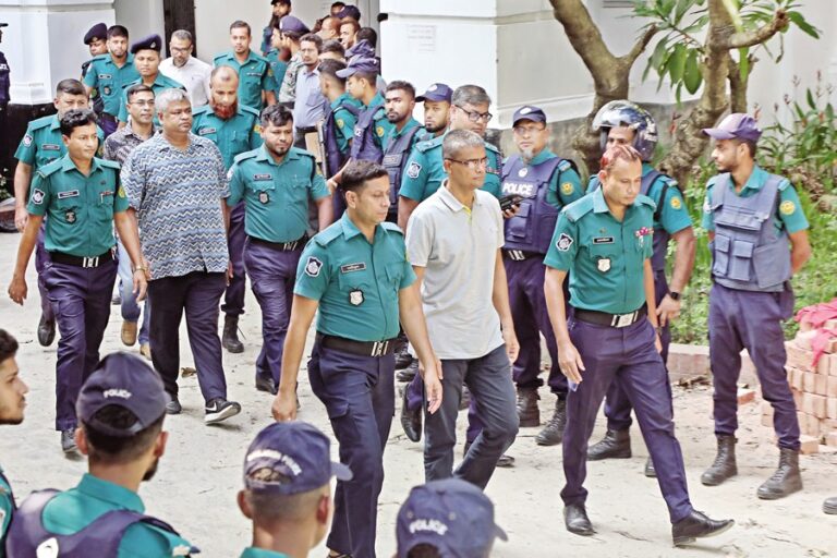 現役軍人15人が法廷に召喚され、刑務所に送られる