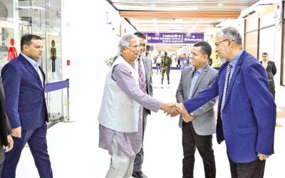 カリフォルニア州、ニューヨークへの9日間の訪問を終えて帰国