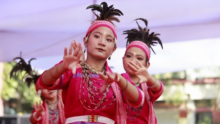 フレーム内: ガロ コミュニティのワンガラ フェスティバル