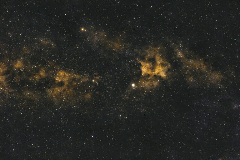 携帯電話で宇宙の美しさを捉える