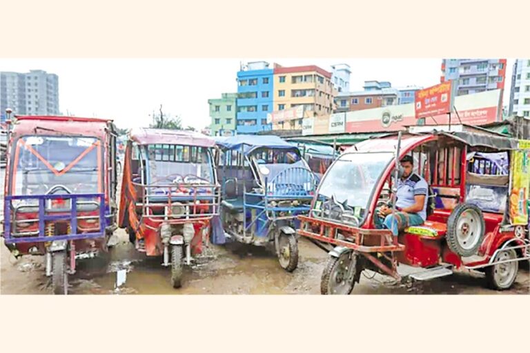 ダッカ市における三輪車の脅威的な増加