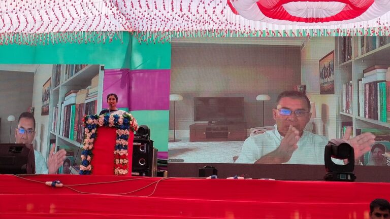 タリク氏は、BNPが政権に復帰した場合、教育に最大の予算を割り当てると約束