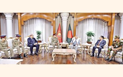 貿易、投資、防衛協力が議論の焦点