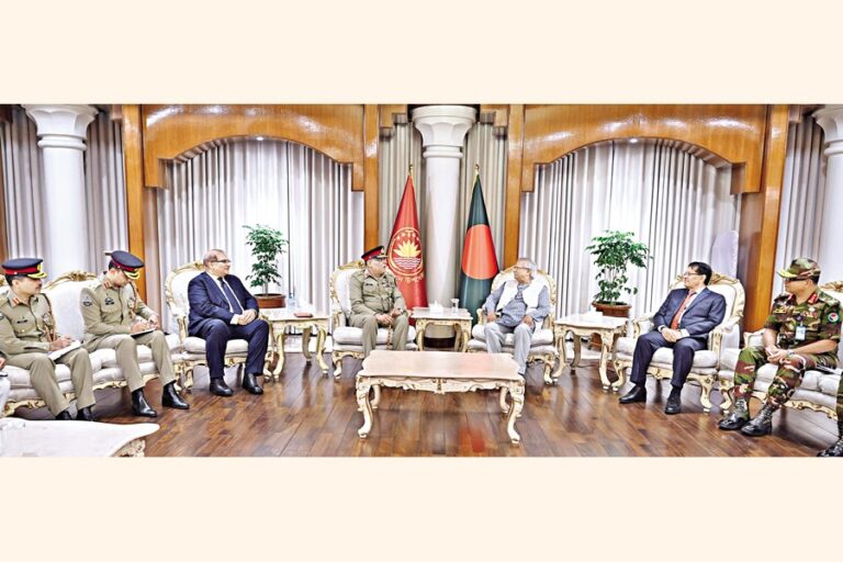 貿易、投資、防衛協力が議論の焦点