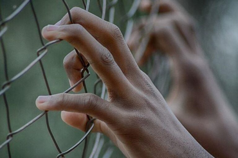 有害なナショナリズムは人権を侵害する