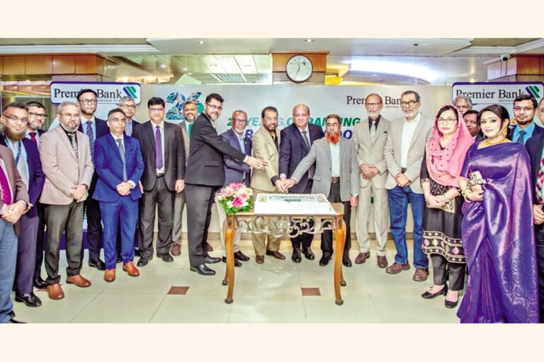 プレミアバンク、創業26周年を祝う