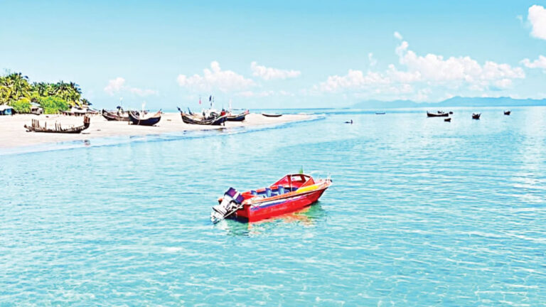 観光客は11月からセント・マーチンズ教会を訪れることができるが、実際には12月にオープンする。