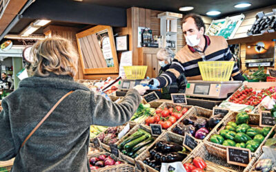 富裕国の債務は税金と物価上昇を促すだろう