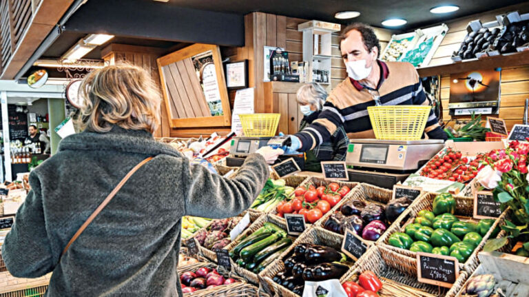 富裕国の債務は税金と物価上昇を促すだろう