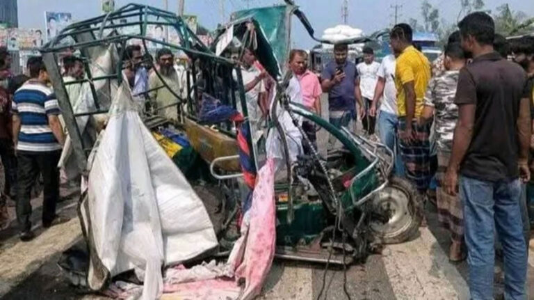 ジャマルプルの交通事故で5人死亡、4人負傷