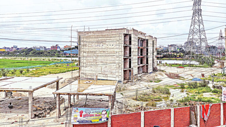 BADCが貯水池に実験室を建設