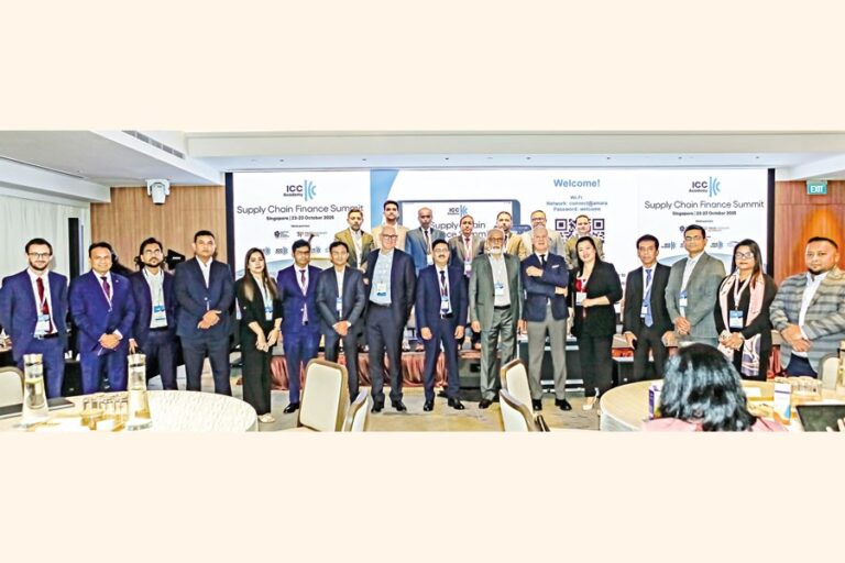 ICCBチームがシンガポールのサプライチェーンファイナンスサミットに参加