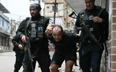 戦争のような光景で少なくとも64人が死亡