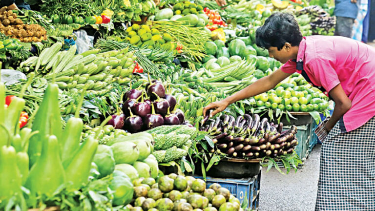 近所の雑談からバーコードのビープ音まで