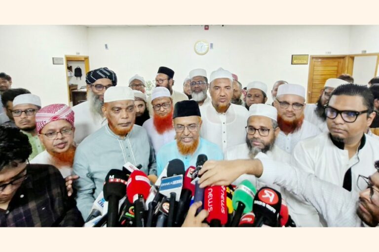 ジャマートと他の7つの政党が11月の国民投票を要求