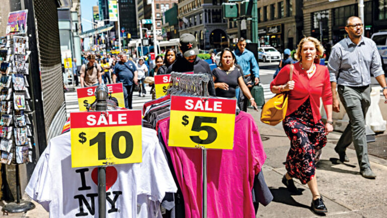 政府閉鎖で重要なデータが遮断され、米国経済は暗闇に