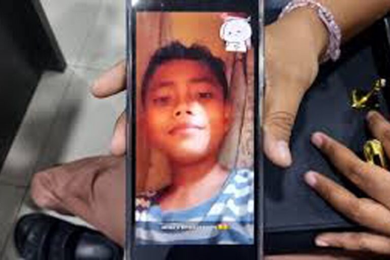 インドネシアの寄宿学校崩壊事故で13歳のハイカルが生き延びた経緯