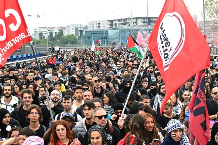 イスラエルの攻撃でガザ地区で数十人が死亡 –