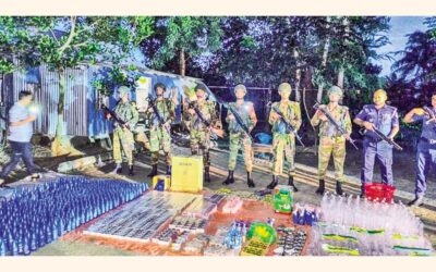 軍は大量の偽造タバコと化粧品を押収した