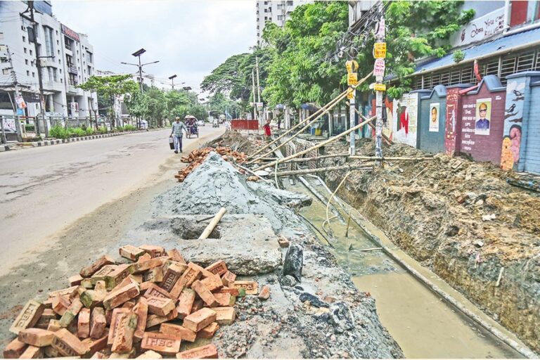 首都カクライル地区の主要道路の一部