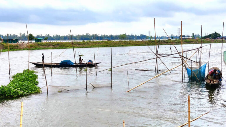 ゴハラ川の一部が違法に貸し出されている
