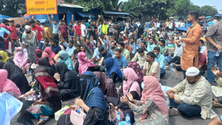 解雇されOSDになったイスラミ銀行幹部が高速道路を封鎖