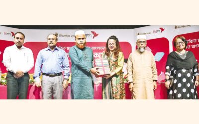 bKash 氏、Bishwo Shahitto Kendro 氏が学校の生徒向けの読書を拡大