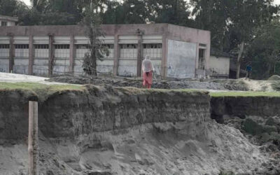 違法な砂の採取がメグナ川の浸食を悪化させる