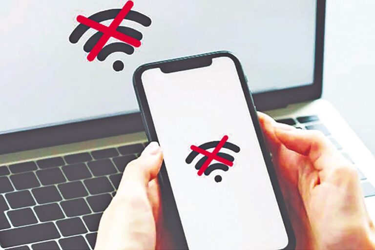 8月にモバイル、インターネット接続が減少
