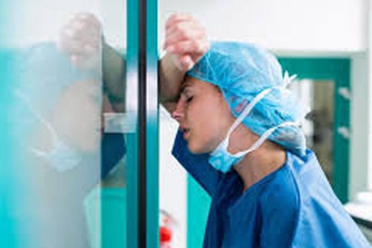 WHOによると、欧州の医師と看護師の3分の1がうつ病に苦しんでいる