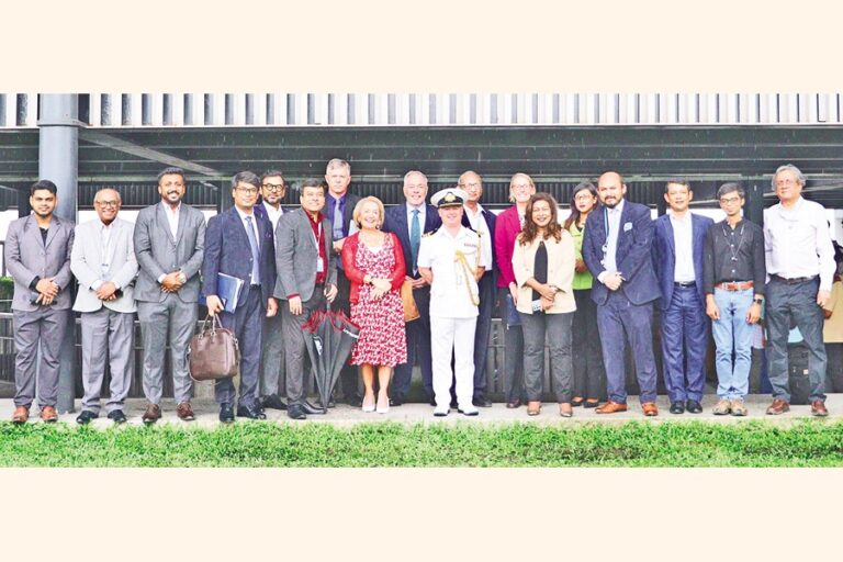 英国貿易特使がBRAC大学を訪問