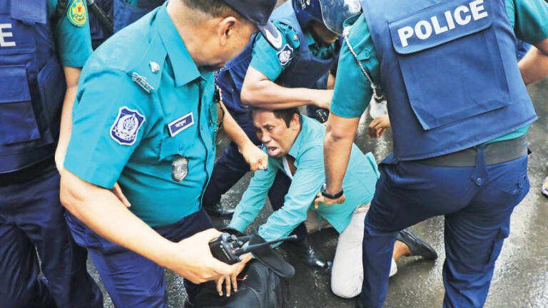 MPOの教師ら、警察の「過剰」な対応を受けてストライキを呼びかけ