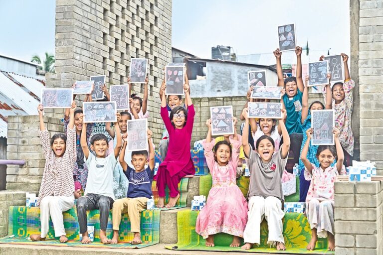 DBLセラミックスは廃棄物を学生向けのタイルチョークに変えています